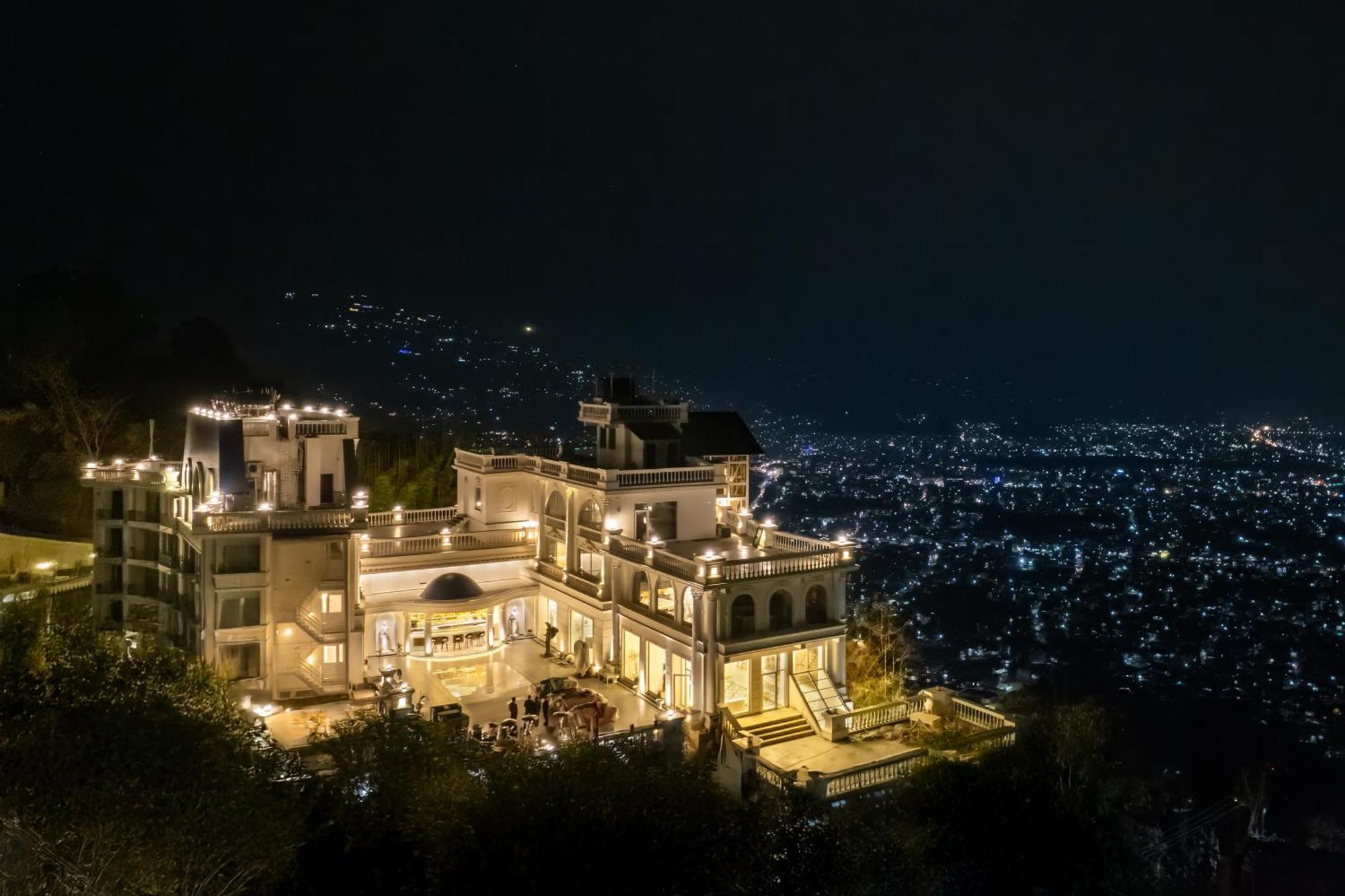 Le Glamour Resort & Wellness Spa Pokhara Exterior foto