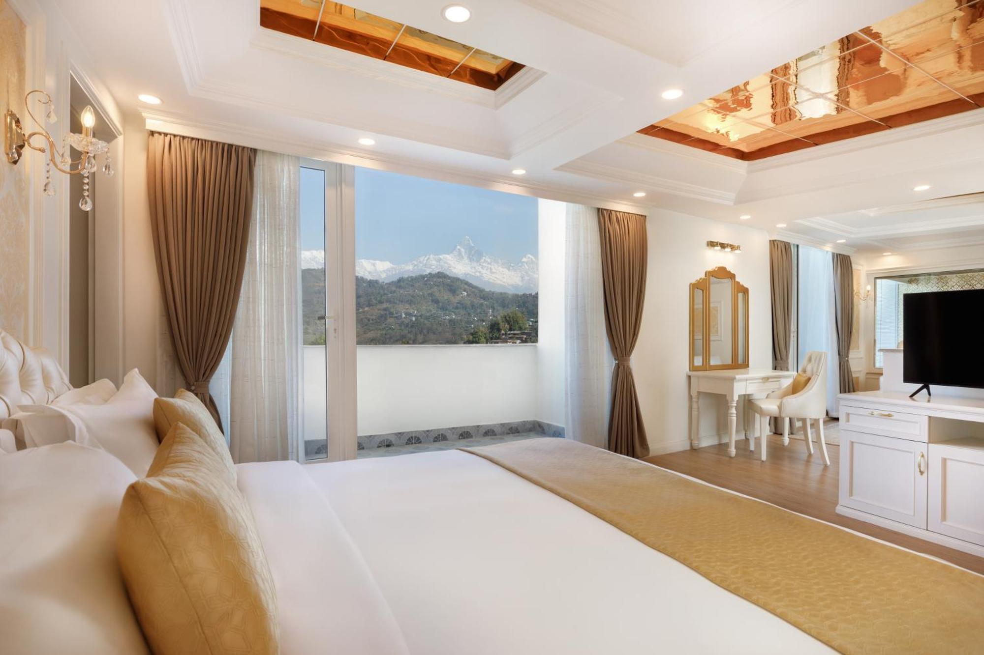 Le Glamour Resort & Wellness Spa Pokhara Exterior foto